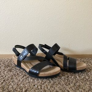 Earth Origins Sandal | NWOT